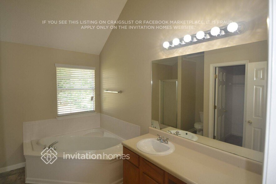 Building Photo - 5435 Beaver Lake Dr SW