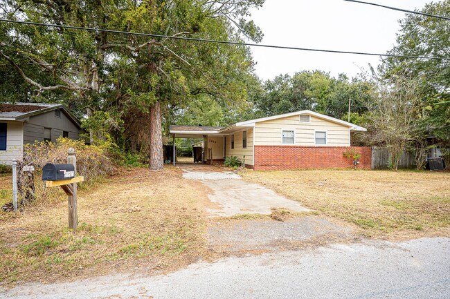 Building Photo - 2919 Criswell Ave