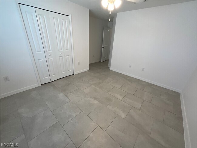 Building Photo - 3905 Treasure Oak Wy