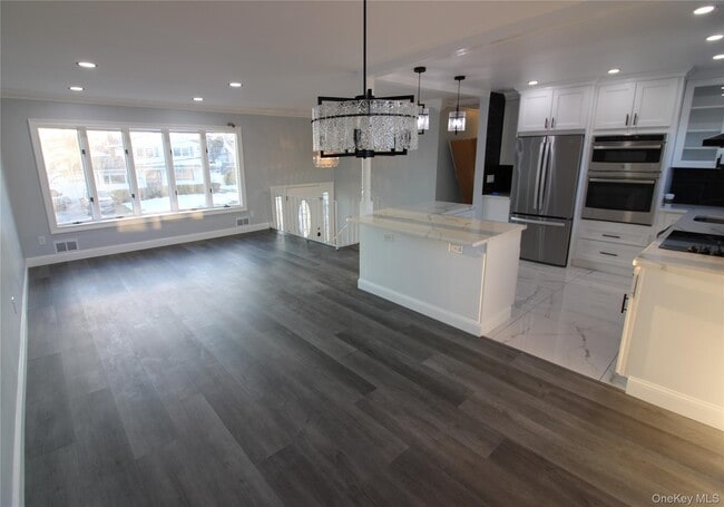 Building Photo - 26 Circle Dr