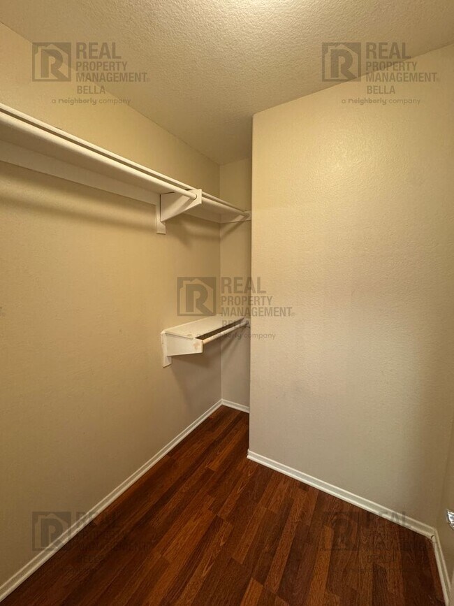 Building Photo - Spacious & Stylish 5-Bed, 3-Bath Home in Prime Murrieta Location