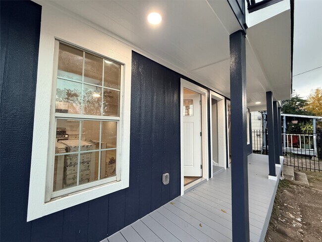 Building Photo - 5238 Pease St