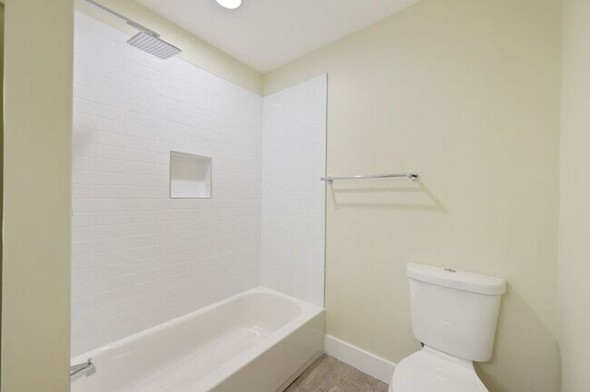 Building Photo - 1332 Lischey Ave