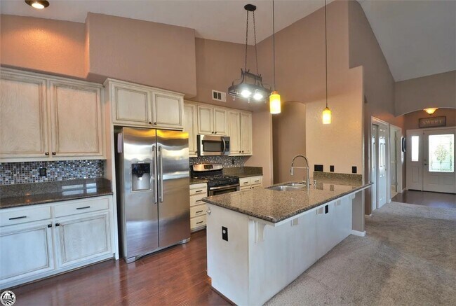 Building Photo - 17151 Upper Starr King Dr