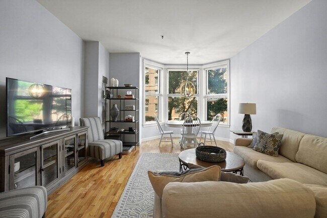 Building Photo - 424 Marlborough St