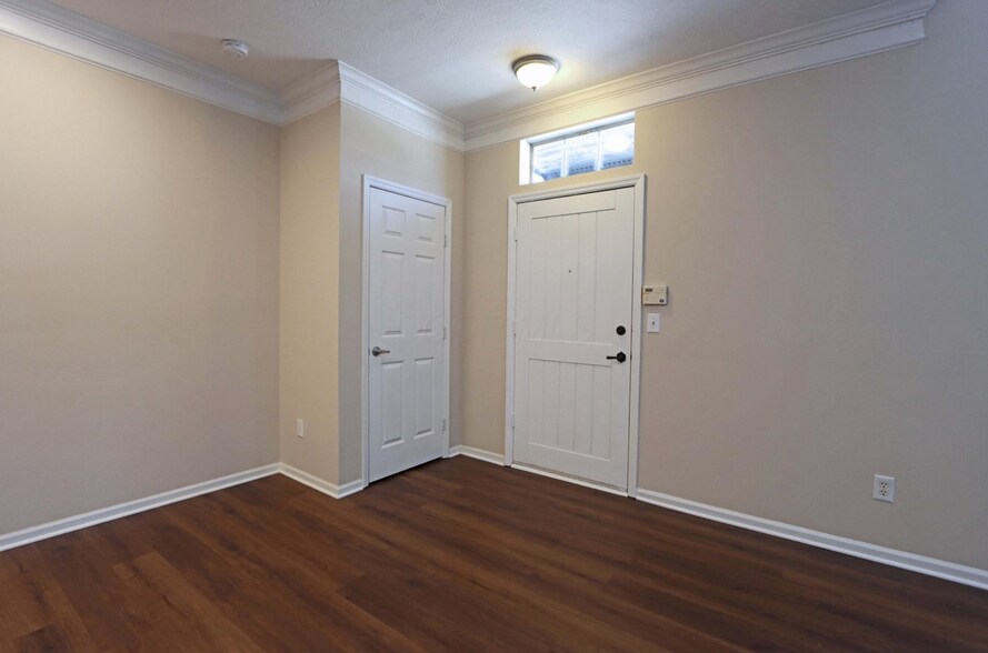Building Photo - 6017 Craughwell Ln