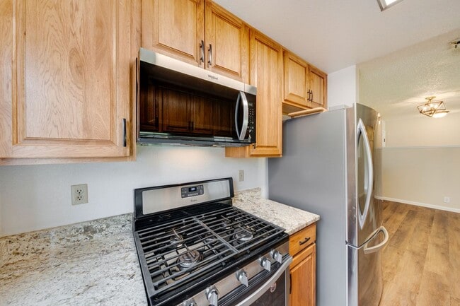 Building Photo - Charming Single-Story 3 Bed Home Two Car Garage & Spacious Yard!