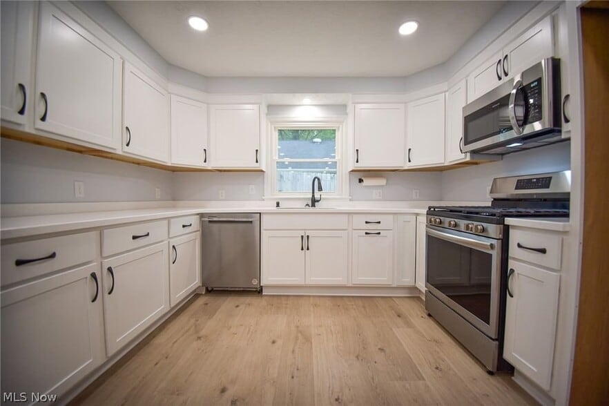 Building Photo - 263 Cardinal Dr