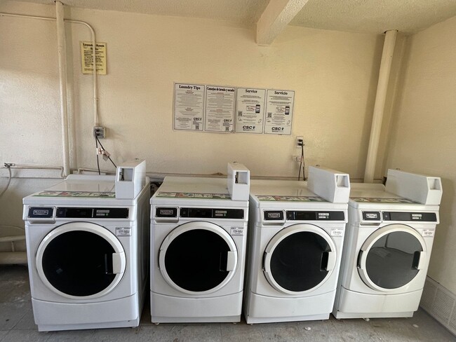 Building Photo - MOVE IN SPECIAL-500.00 OFF 1ST MONTHS RENT...