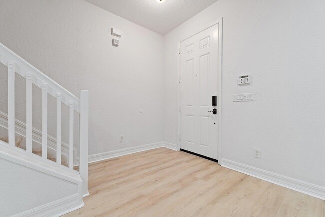 Building Photo - 150 Lismore Ln