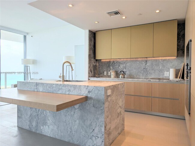 Building Photo - 500 Alton Rd