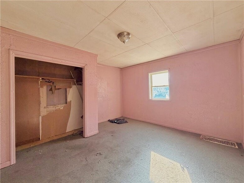 Building Photo - 1646 E Wood St