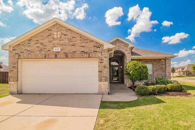 Primary Photo - COMING SOON! Corner lot home in a quiet cu...