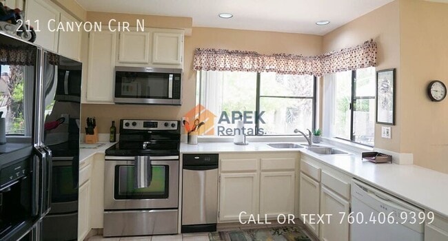 Building Photo - 211 Canyon Cir N