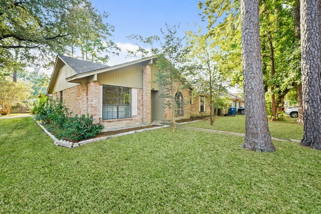 Building Photo - Charming home in Woodland Oaks Subdivision