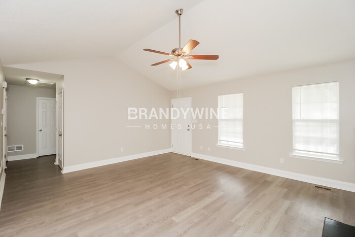 Building Photo - 63 Blue Springs Way