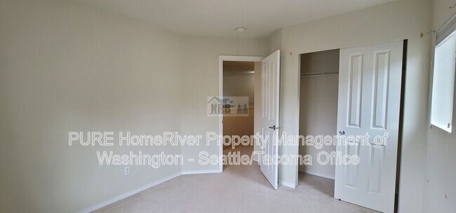 Building Photo - 9606 191st St Ct E