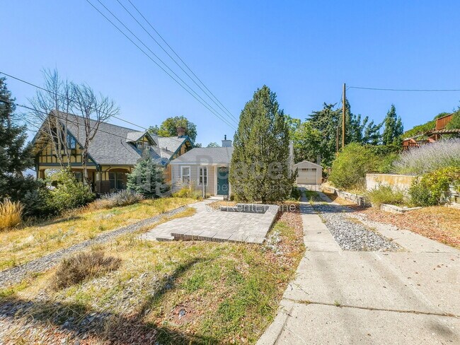 Building Photo - 575 I St