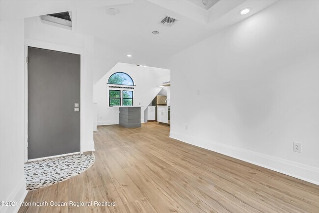 Building Photo - 350 Norwood Ave