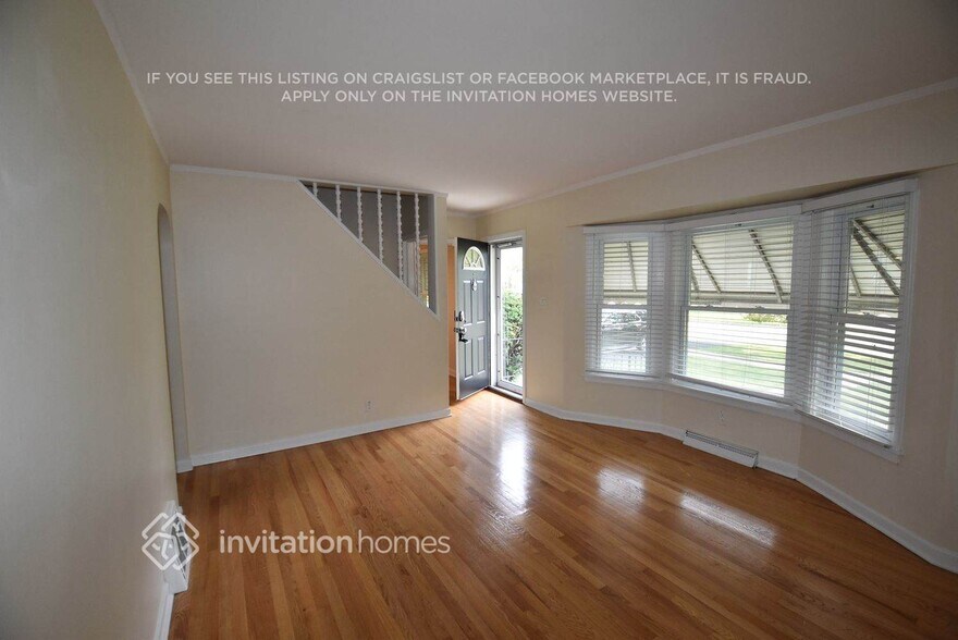 Building Photo - 1808 W 187th St