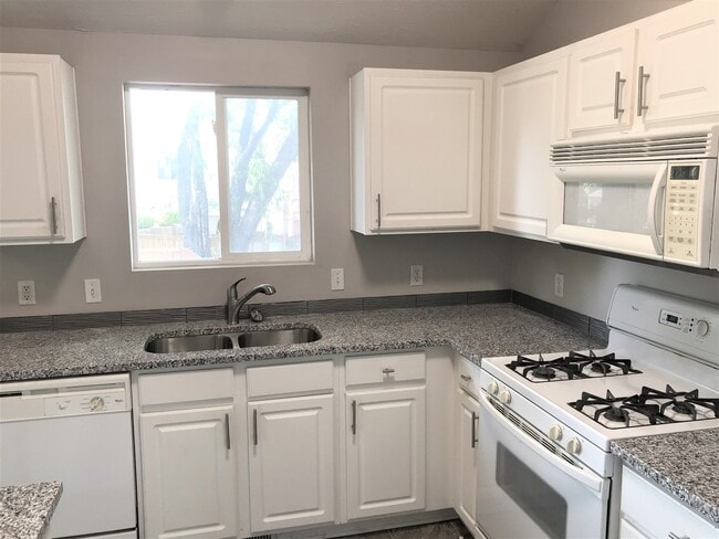 Building Photo - Move-in special offer!!! SW Omaha Charmer,...