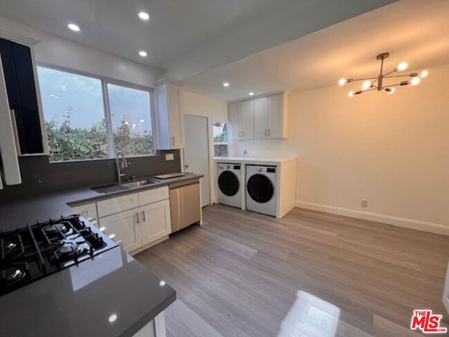 Building Photo - 841 N Kilkea Dr