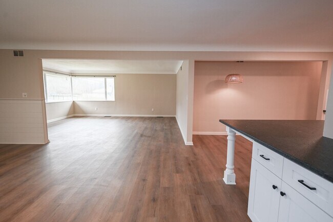 Building Photo - 7011 Stadium Dr