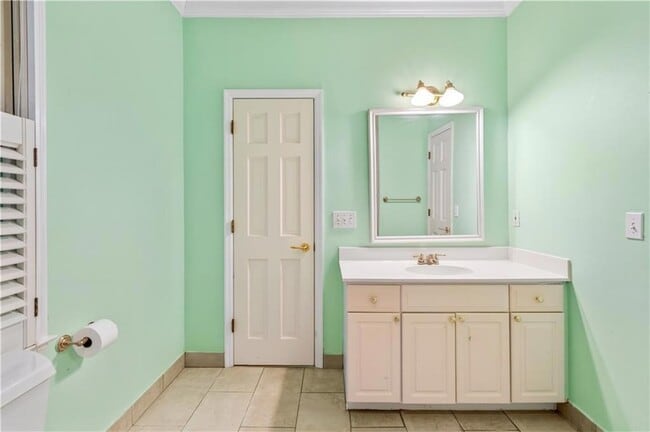 Building Photo - 430 W Wesley Rd NW