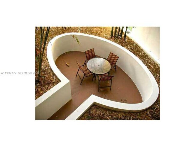 Building Photo - 2694 Inagua Ave