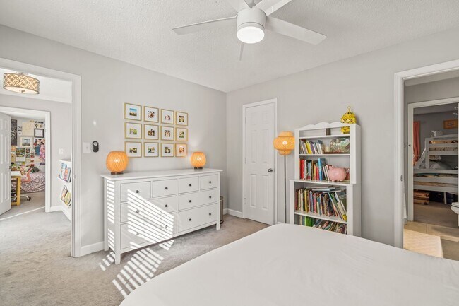 Building Photo - 4BR Golf Course Home in Bermuda Run with EV Charger