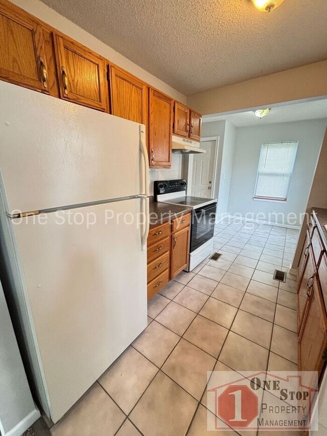 Building Photo - 2 Bedroom, 1.5 Bathroom Home in Independen...