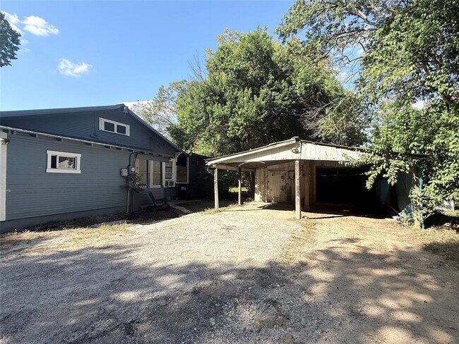 Building Photo - 126 Smith Ln