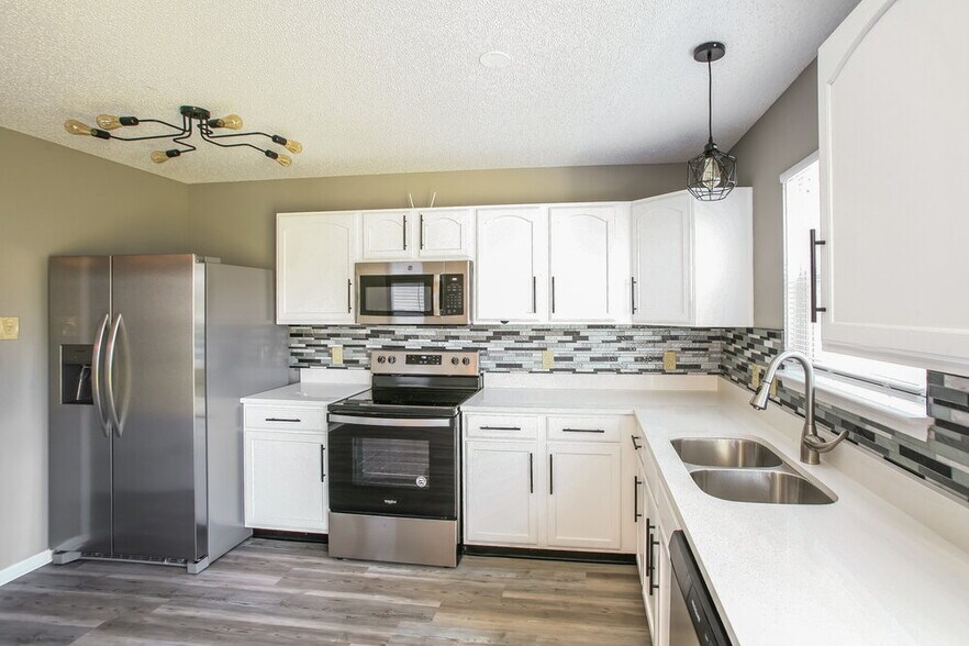 Building Photo - 14379 Black Farm Dr