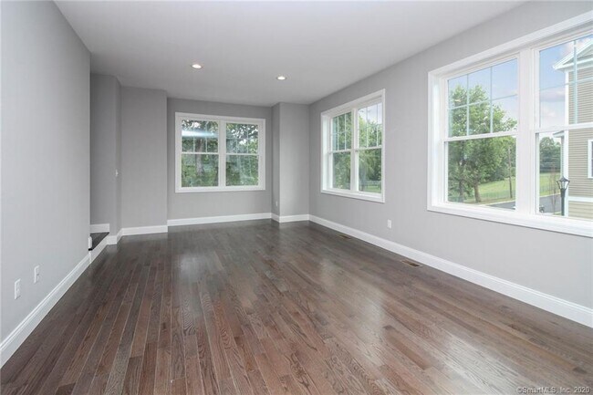 Building Photo - 35 Ringgold St