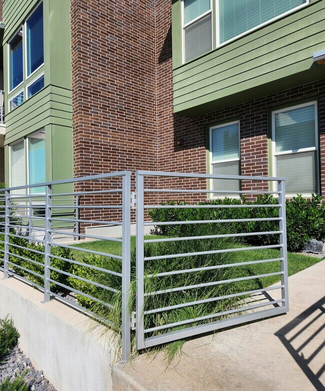 Building Photo - 5088 W Duckhorn Dr