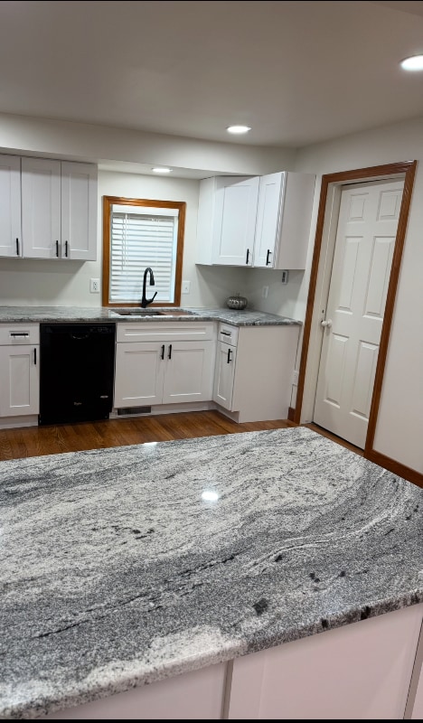 Building Photo - 11 Meadow St