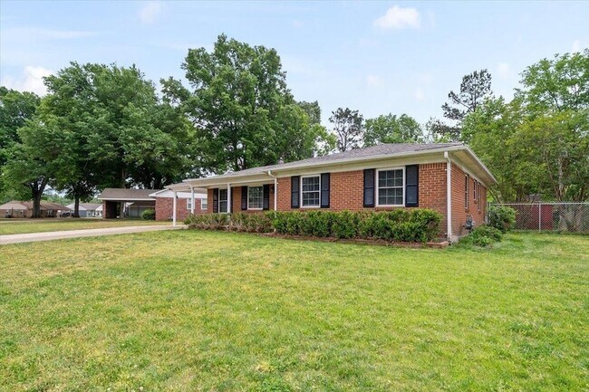 Building Photo - 7283 Juana Dr