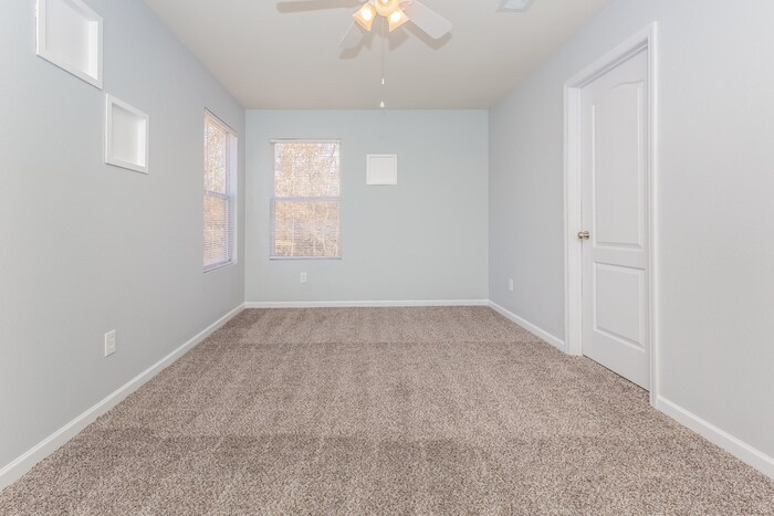 Building Photo - 157 Jesse Layne Dr