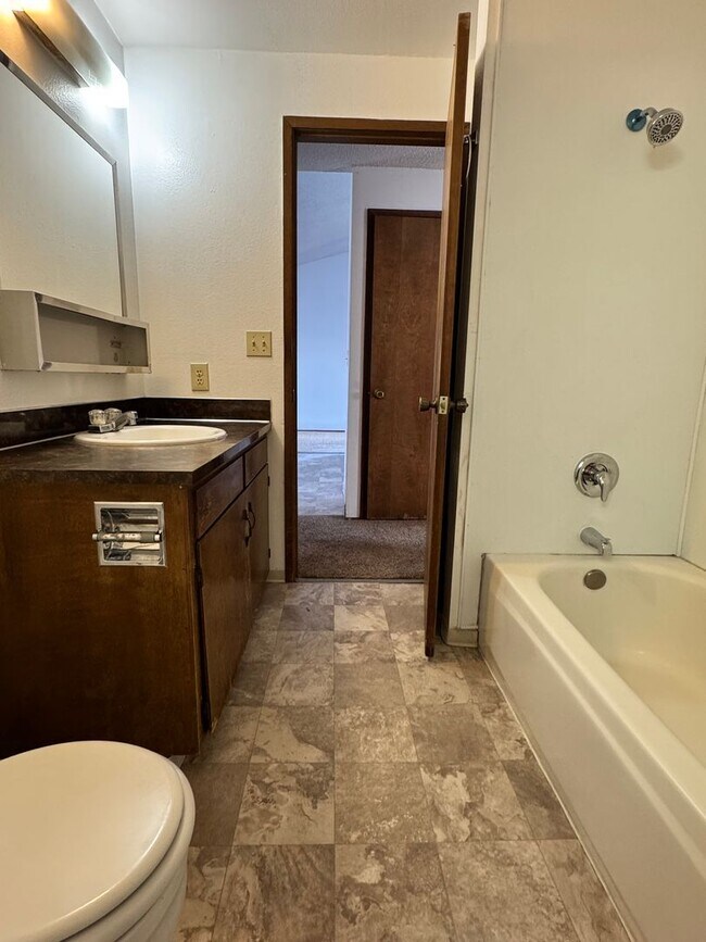 Building Photo - W801