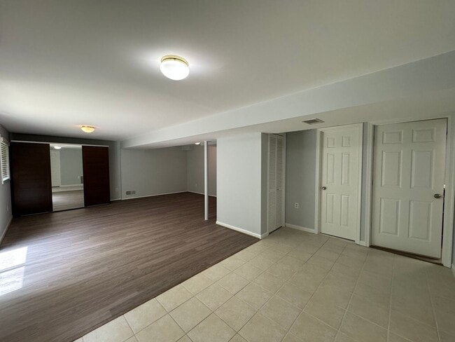 Building Photo - Sought-After 4 Bed 3 Bath L-Shaped Rambler...