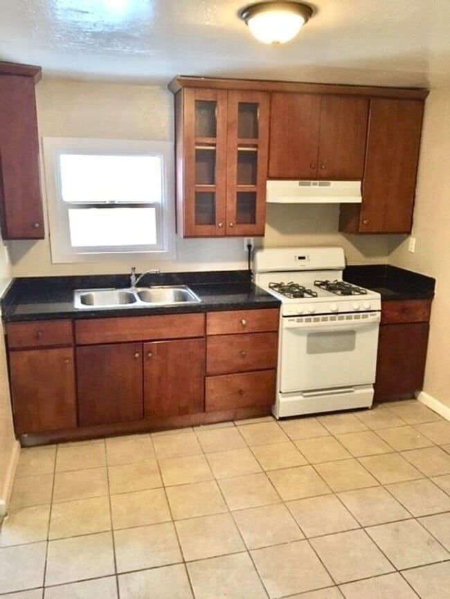 Building Photo - Great 2 Bed 1 Bath House in Richmond -- AVAILABLE NOW!