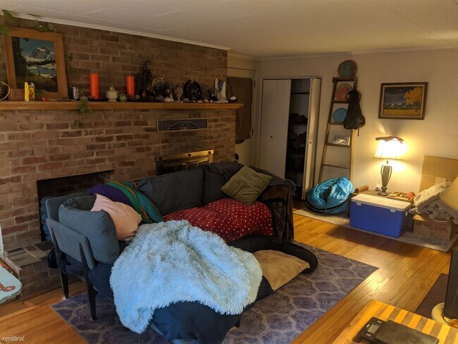 Building Photo - 2007 Stearns Ave