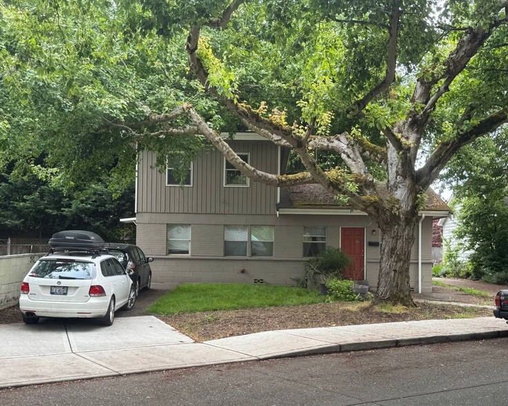 Primary Photo - 8217 Dallas Ave S