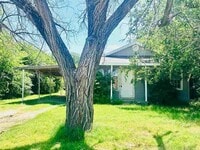 Building Photo - 2407 Carrigan Ave