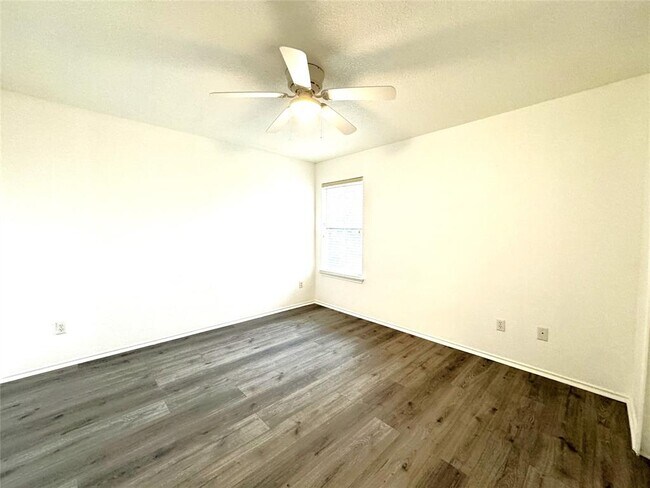 Building Photo - 115 Killian Loop