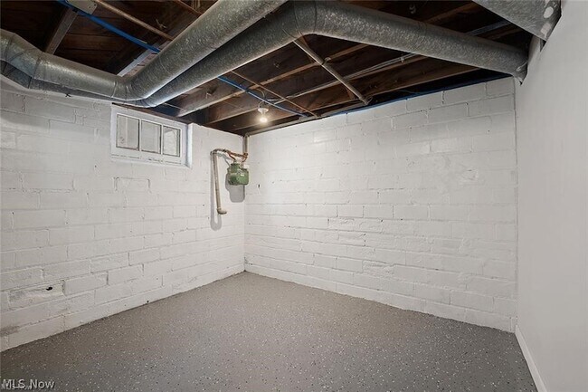 Building Photo - 3406 Henderson Rd