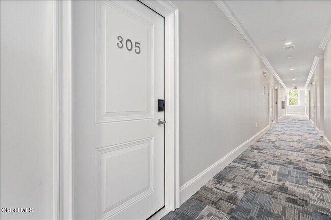 Building Photo - 77 Van Dam St