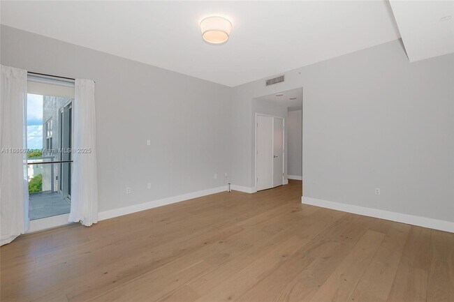 Building Photo - 6103 Aqua Ave