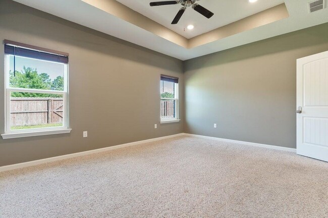 Building Photo - 303 Merlin Ct