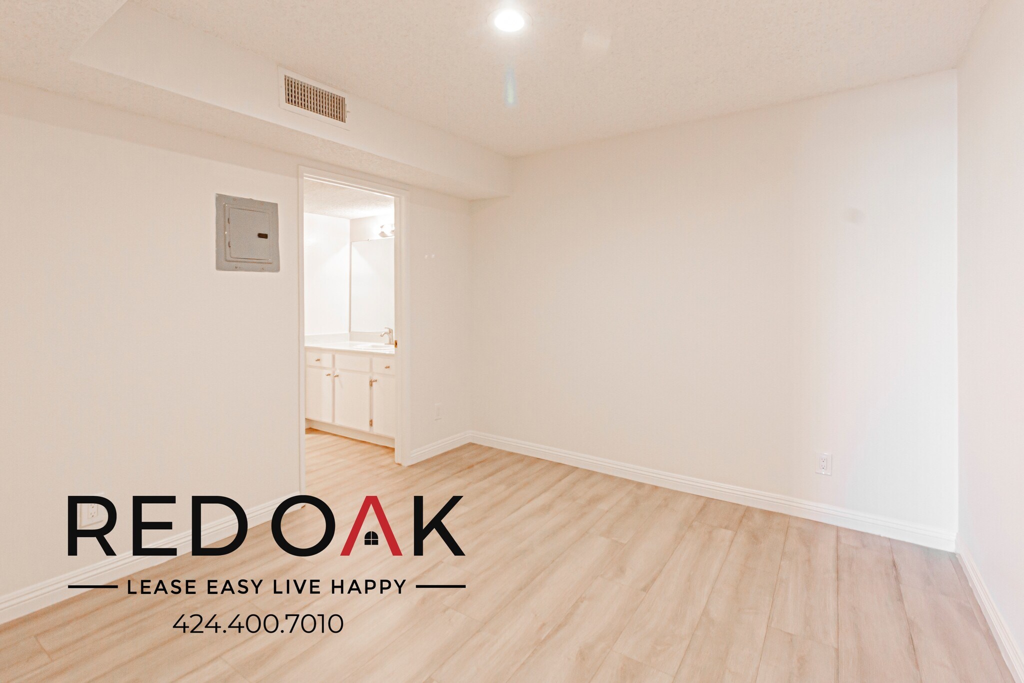 Building Photo - 8309 Cedros Ave